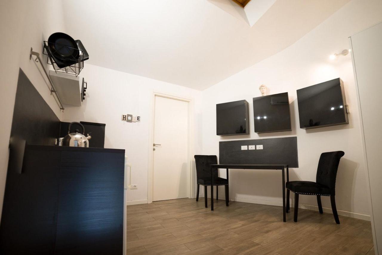 Apartament ᗰiki Hoᑌտᗴ Florencja Zewnętrze zdjęcie